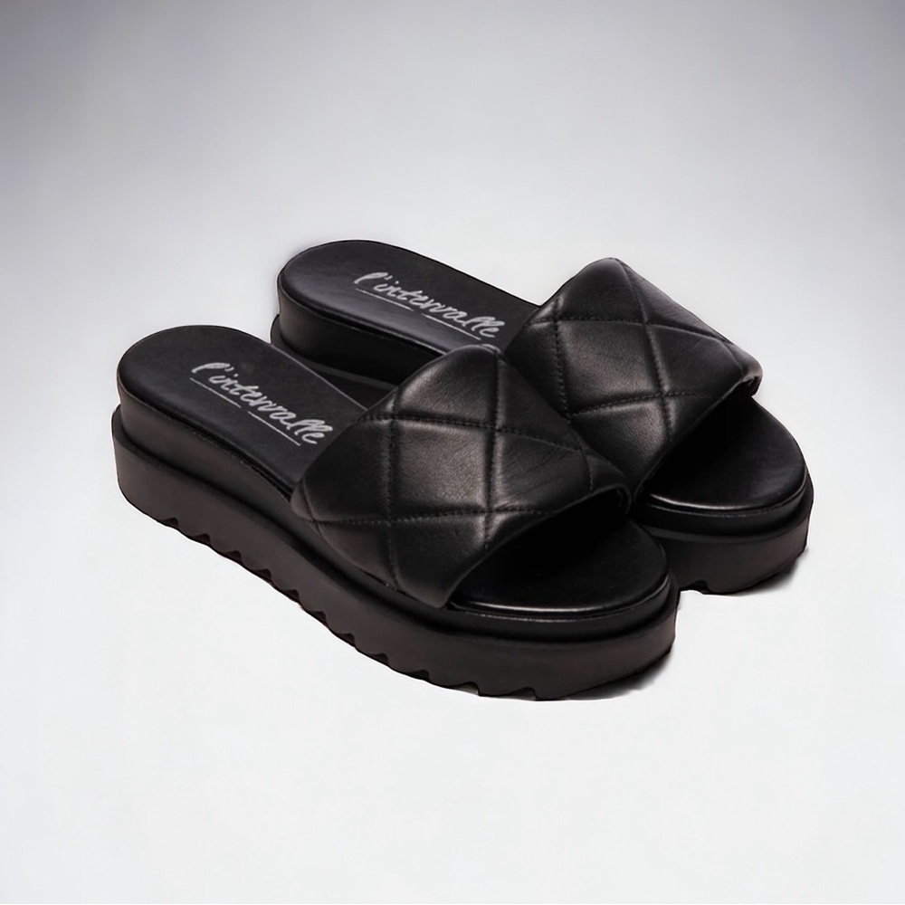 New L’Intervalle Carmella Black Leather Platform Quilted Slide Sandals Size 39
